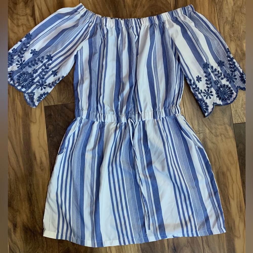 Style House Short Dress with Elastic Waist and Neck, Tie Front Waist Size Large